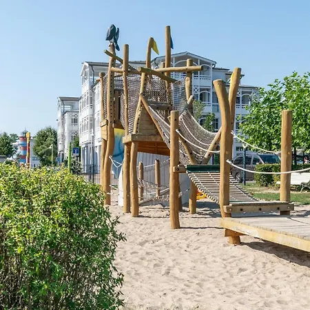Apartment 330, Seepark *